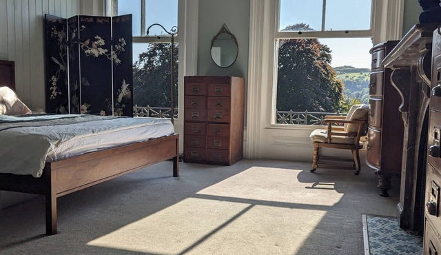 Huge 1 bed in Historical Garrison with Dover Castle View & Sea view.