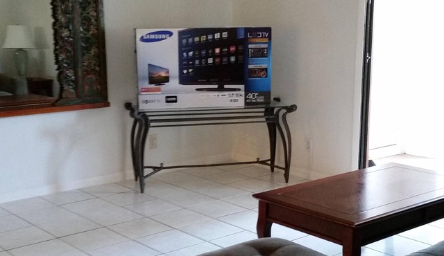 Huge 2/2 Nicely Furnished Near Intracoastal