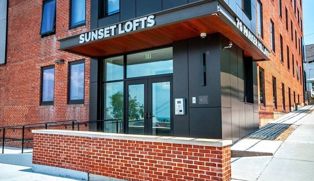 Huge 2 bed, 2 bath new apartment with private terrace!