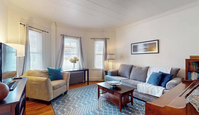 Huge 2 bed, 2 baths, Harvard, Porter Davis SQ