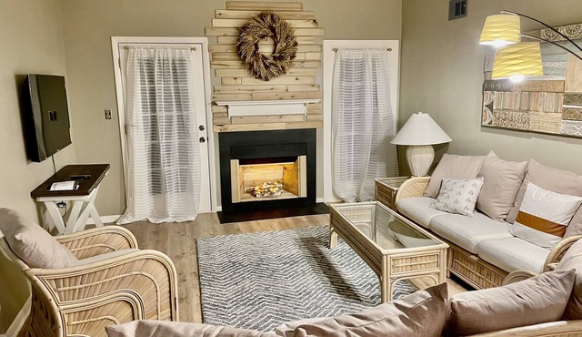 Huge 2 BR✯Fast Wifi✯Christiana ✯Newark✯U of D✯Pets✯ Close to MANY Restaurants✯