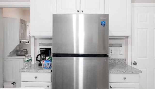 HUGE 3-bedroom apartment with parking in cool Somerville