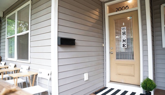 Huge 3BD 3.5BA townhome in Bryd Park with Patio!