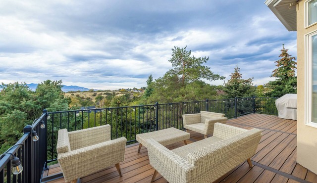 Huge 4,000 Sq Ft Basecamp: Walk to Bell Canyon