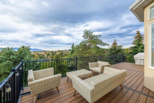 Huge 4,000 Sq Ft Basecamp: Walk to Bell Canyon
