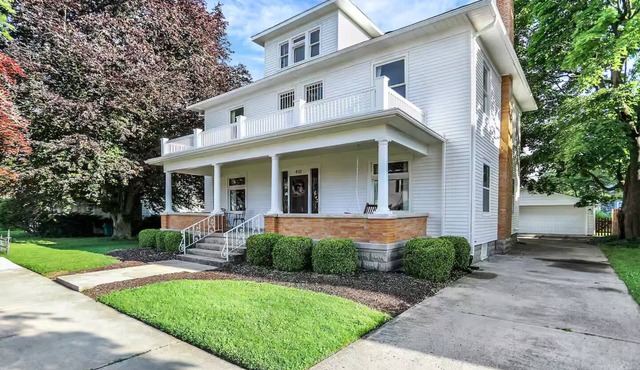 Huge 4 Bedroom Home in Lebanon: 30 min to Indy and Grand Park, Sleeps 14