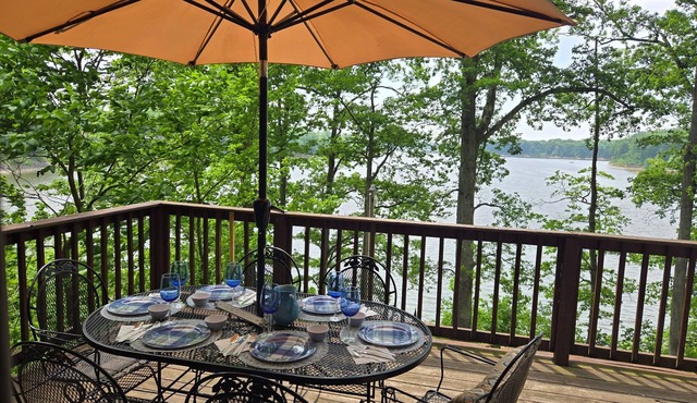 Huge 4 Bedroom Luxury Log Home on Raccoon Lake