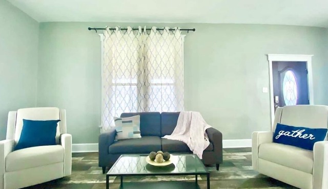 Huge, 4 Bedrooms 10 min to Casino, 25 min to Indy!