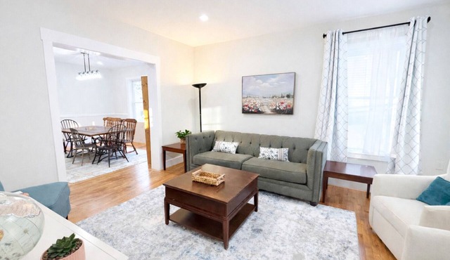 HUGE 4BR, 2.5Ba; Minutes from Union College, GE, Ellis Hosp; Stocked,Parking,