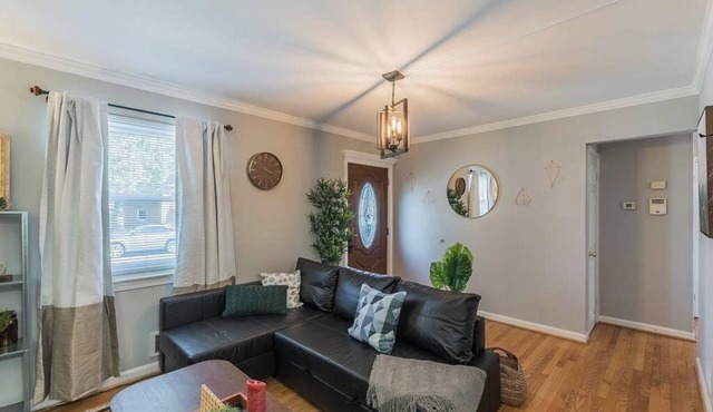 Huge 4BR historic townhouse by CozySuites