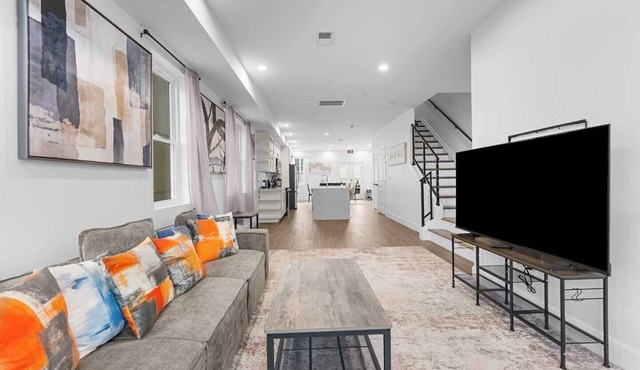 Huge 4BR Home near Navy Yard | Sleeps 12