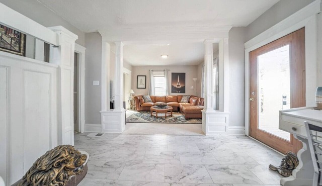 HUGE 5 Bed, 2 Bath Central Akron Group House