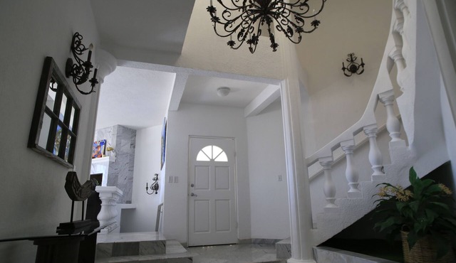 Huge 5 Bedroom 5 bath with awesome view of surf point