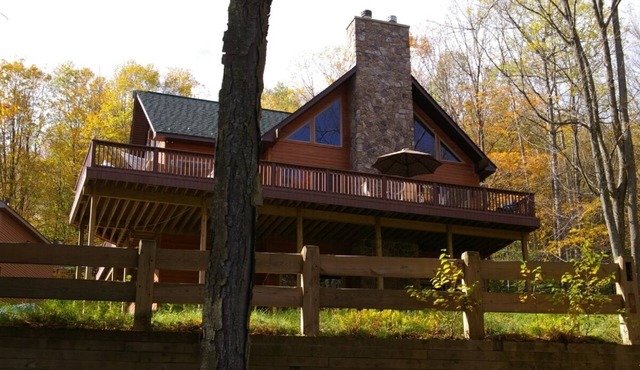 *HUGE 5000SF* Lake Wallenpaupack 250FT Lakefront,Beach Sleeps 12 +Boats included
