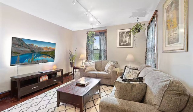 Huge 5BR Historic Home Town Center