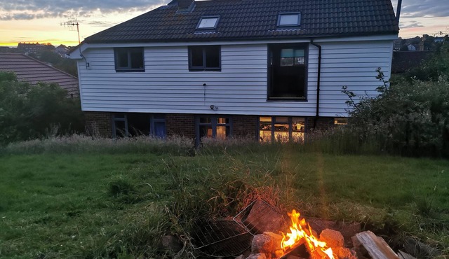 Huge 6 bedroom house, near beach, cliffs & Old Town, 180 square meters