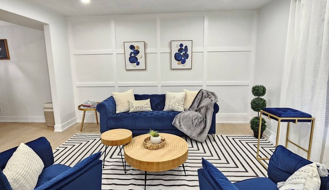 Huge 6-bedroom house with WiFi, fitness, Games and Comfort in Great Lake