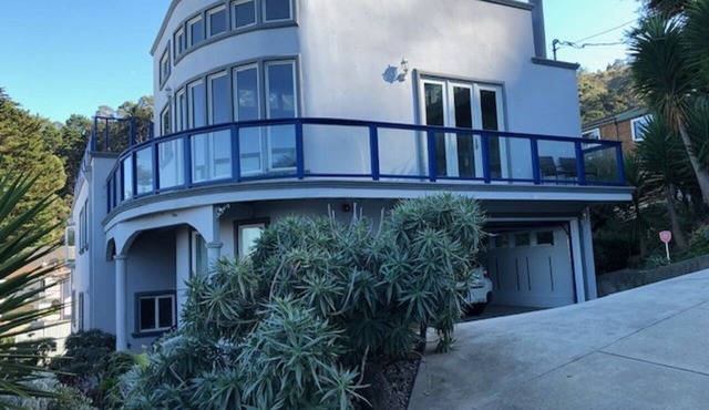 Huge and comfortable house with gorgeous view and just a walk to the beach.