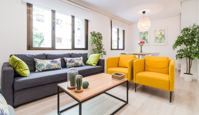 Huge apartment for 10 peope. Full equipped, with A/C and internet