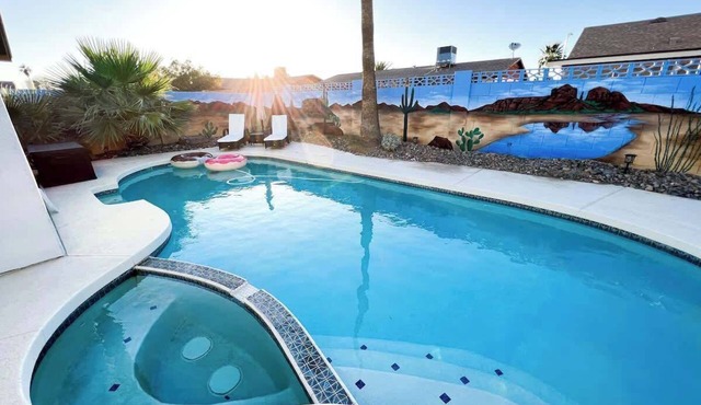 Huge Backyard Private Yard Heated Pool