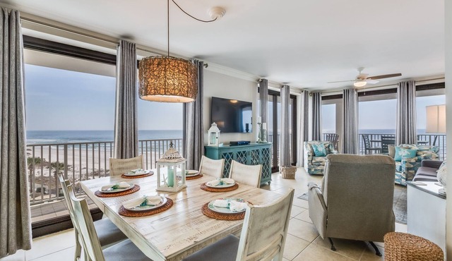 HUGE Balcony! Beachfront Corner Unit/Views in all rooms, One FREE parking pass