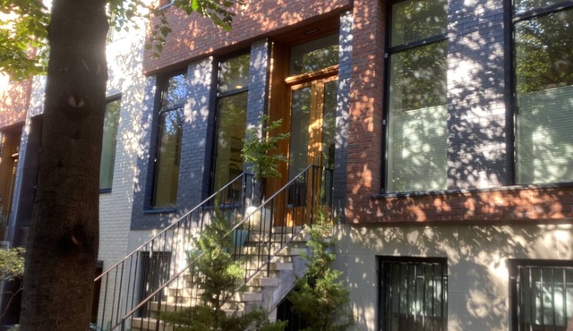 Huge, Beautiful Townhome with Private Garden!Two terraces! Close to everything!