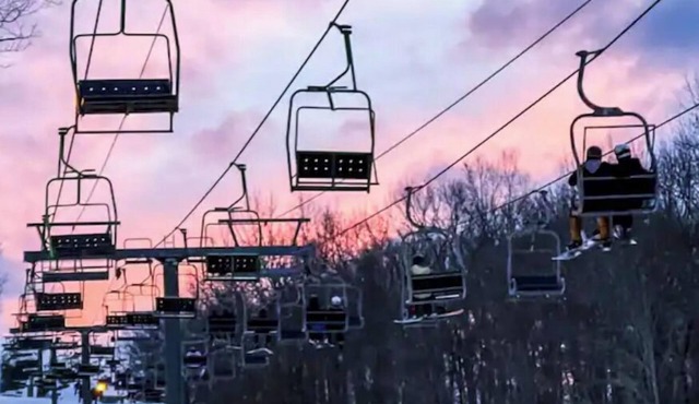 Huge Cabin at Ski Mtn- Hot Tub, Fireplace, Game Room