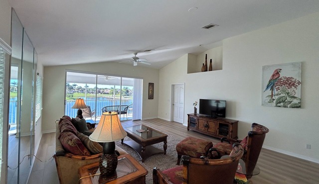Huge Carriage home in beautiful Windstar on Naples Bay,