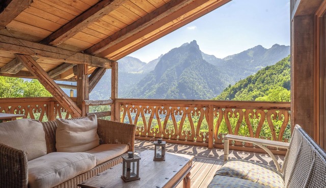 Huge Chic Chalet for Skiing & Summer Fun, Morzine & Avoriaz