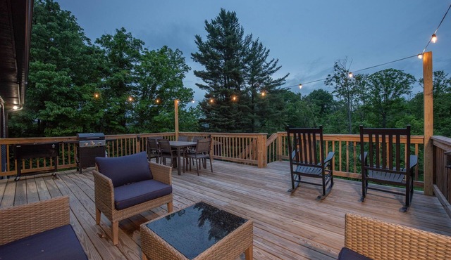Huge Deck - Game Room - Grill - Family Friendly