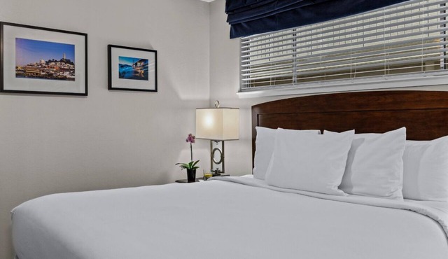 Huge discount! Watch Blue Angel Air Show in golden October!