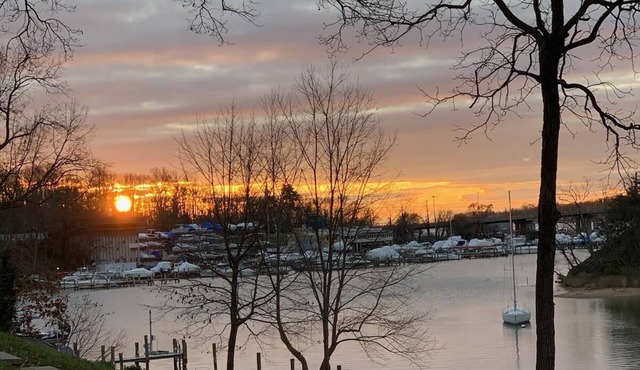 HUGE DISCOUNTS FOR STAYS BY THE WEEK AND MONTH! 1ST CLASS AMEMITIES!