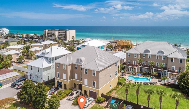 HUGE Family house with NEW pool and 60 seconds to Emerald Beach