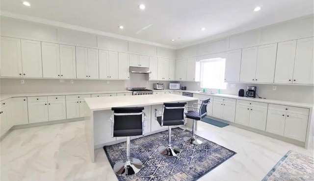 Huge Family Home Near Disneyland & SoCal Beaches