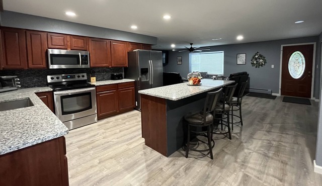 ~ Huge Family Retreat w/Movie Theater & Game Room~