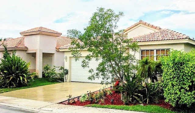 Huge Gated 5⭐Private Home Sleeps 21+ FREE RENTAL CAR +WATERSPORTS🌊 +WiFi +More!