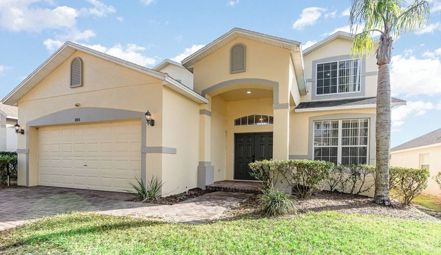 Huge Gated Pool Home Perfect for large families!