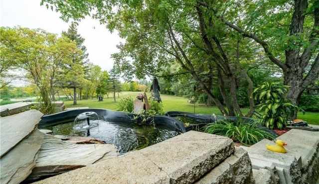 Huge Gorgeous River View Home In East Selkirk