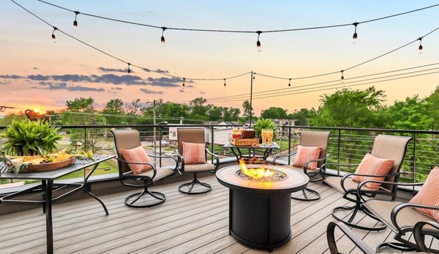 Huge Hendrix Penthouse - Beds for everyone