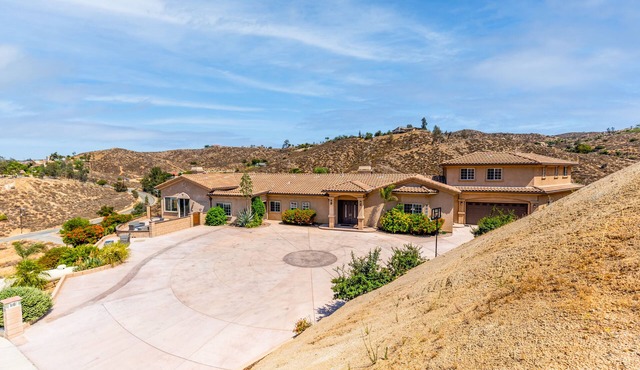 Huge Hilltop Mansion with Million Dollar views