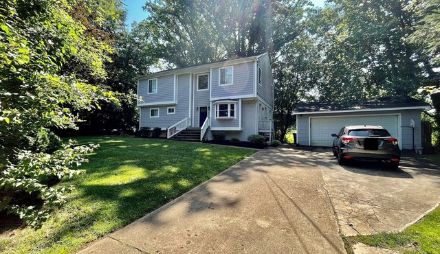 Huge home 15 min to DC 10 min to Tyson’s 4bed+den 3.5ba 2 car garage sleeps 10