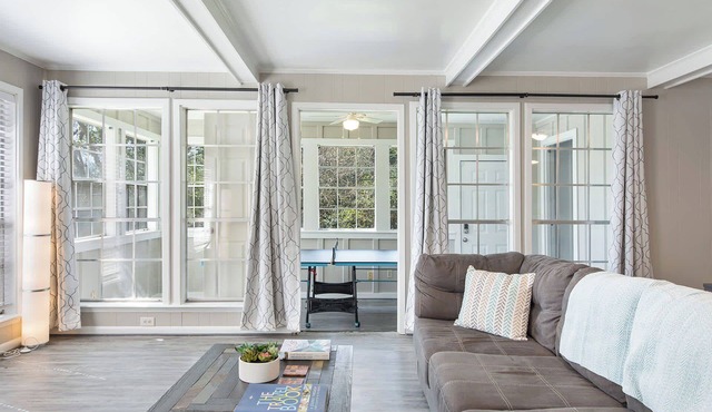 Huge Home! | 5 Bedrooms | 2 Kitchens | Sleeps 16+