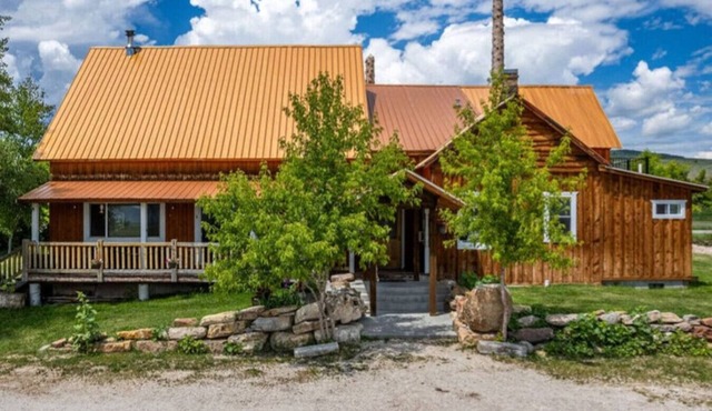 Huge Home near Bear Lake with Hot Tub - Sleeps 24