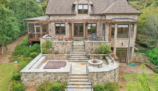 Huge Home on Water, Sleeps 16, Lots of Family Activities Included on Property!