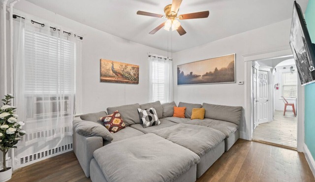 Huge Home | Sleeps 10+ | Minutes from NYC