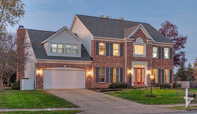 HUGE Home w/Movie Room, Pool Table & Arcade Games