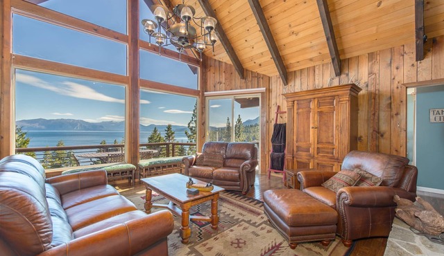 Huge Home with Stunning Lake ViewsnIdeal for family reunions & special occasions