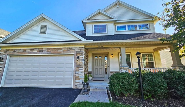 HUGE House 10 Mins From PSU Campus + Private Deck!