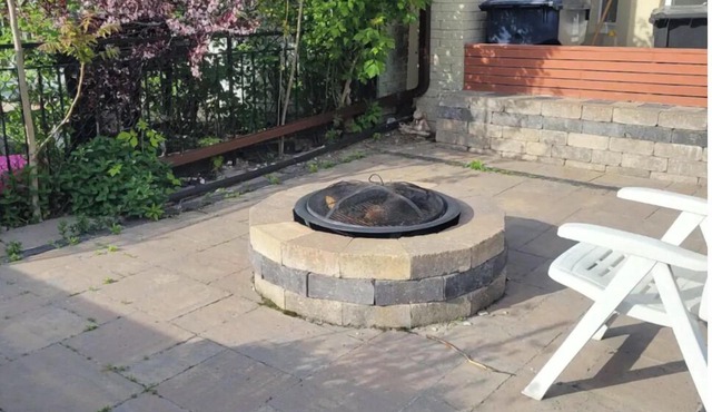 Huge house in downtown GTA Steps to Public transit Supermarket Bank Library Park