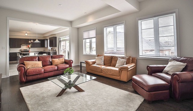 Huge House with Free Parking for Cars and Boats